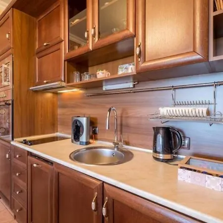 Apartment Luxury Baroque Interior In Perfect 1-bedroom Flat Sofia
