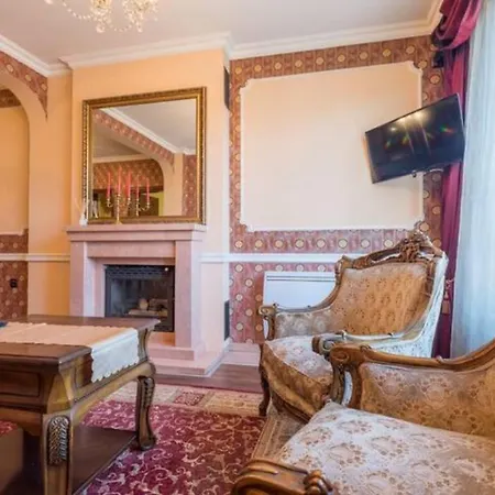 Apartment Luxury Baroque Interior In Perfect 1-bedroom Flat *