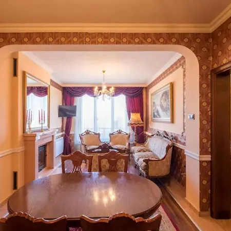 Luxury Baroque Interior In Perfect 1-bedroom Flat *